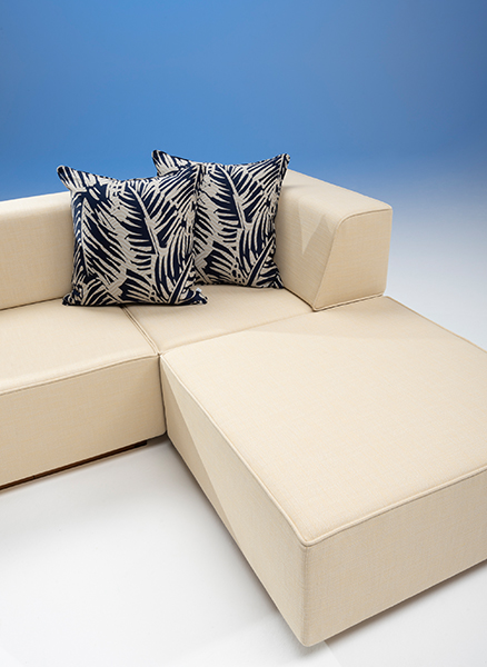 Bruns Yachtausstattung Loungemöbel Sitzecke mit zwei Kissen